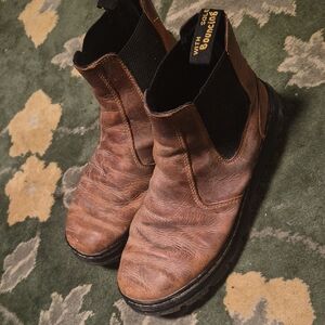 Dr. Martens Men's Brown Leather Chukka Boots